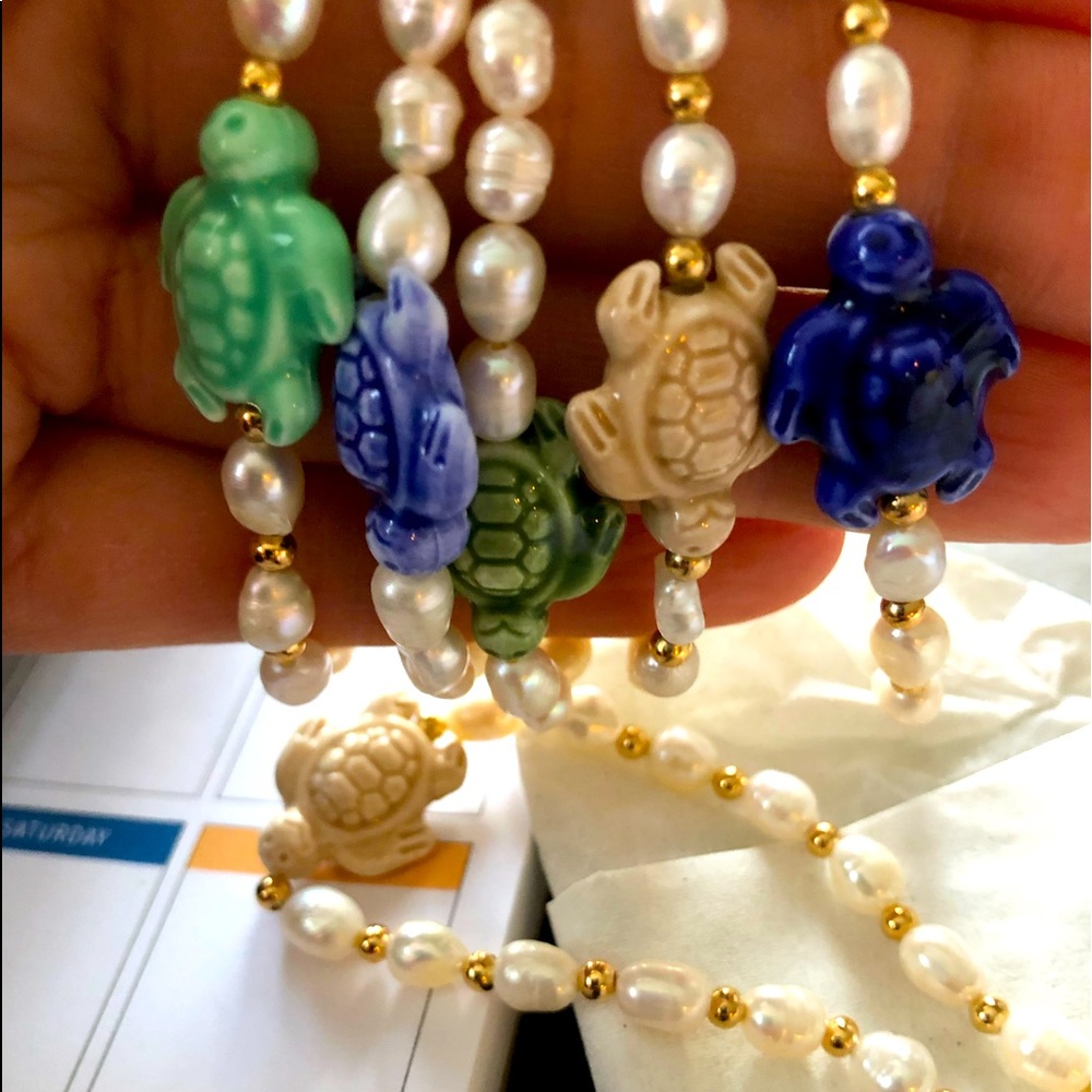 Pearl bracelets with turtle 🐢 stone - SOLD